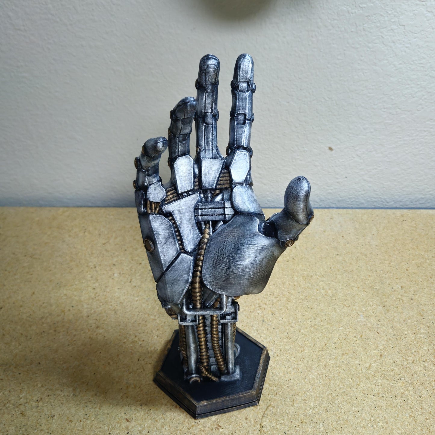 3D Printed Robot Hand Controller Holder: Sci-Fi Gamer Desk Display