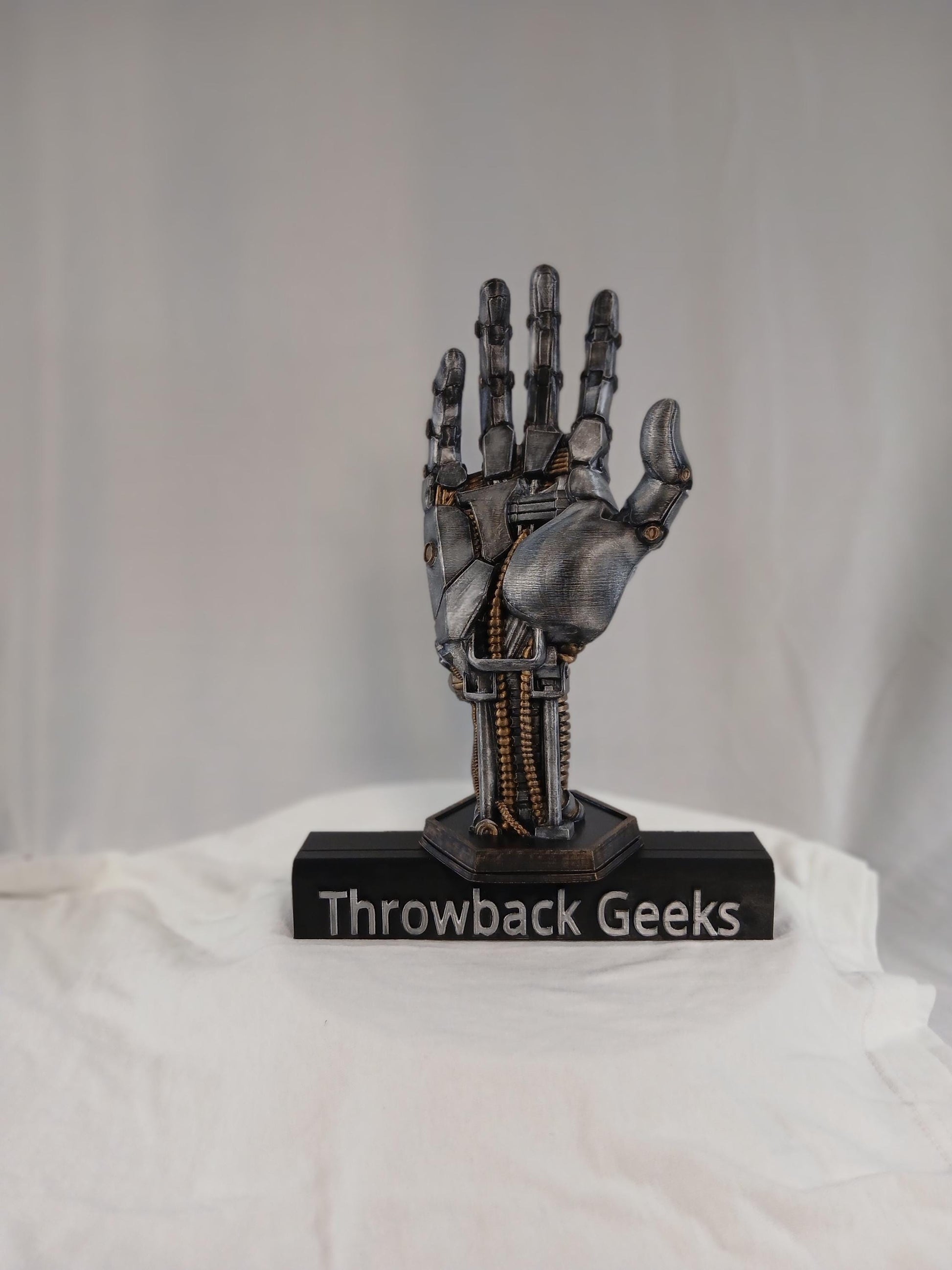 3D Printed Robot Hand Controller Holder: Sci-Fi Gamer Desk Display