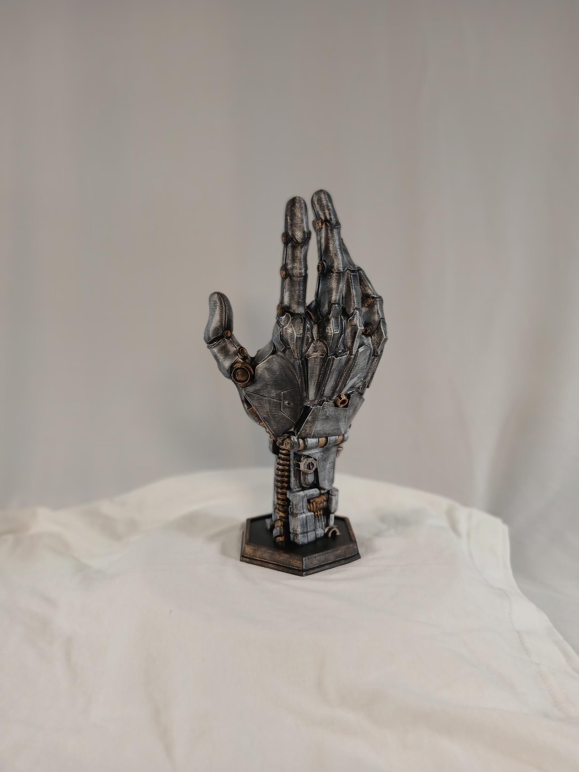 3D Printed Robot Hand Controller Holder: Sci-Fi Gamer Desk Display