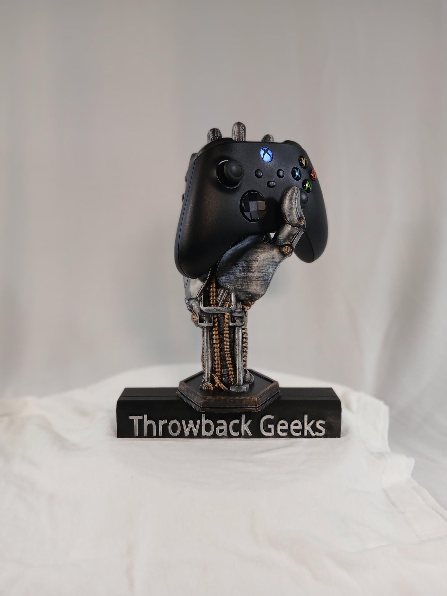 3D Printed Robot Hand Controller Holder: Sci-Fi Gamer Desk Display