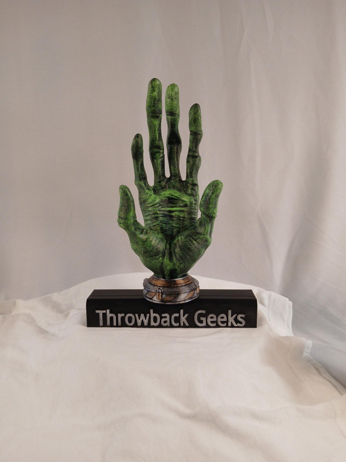 Alien Hand Controller Holder: 3D Printed Sci-Fi Gaming Stand