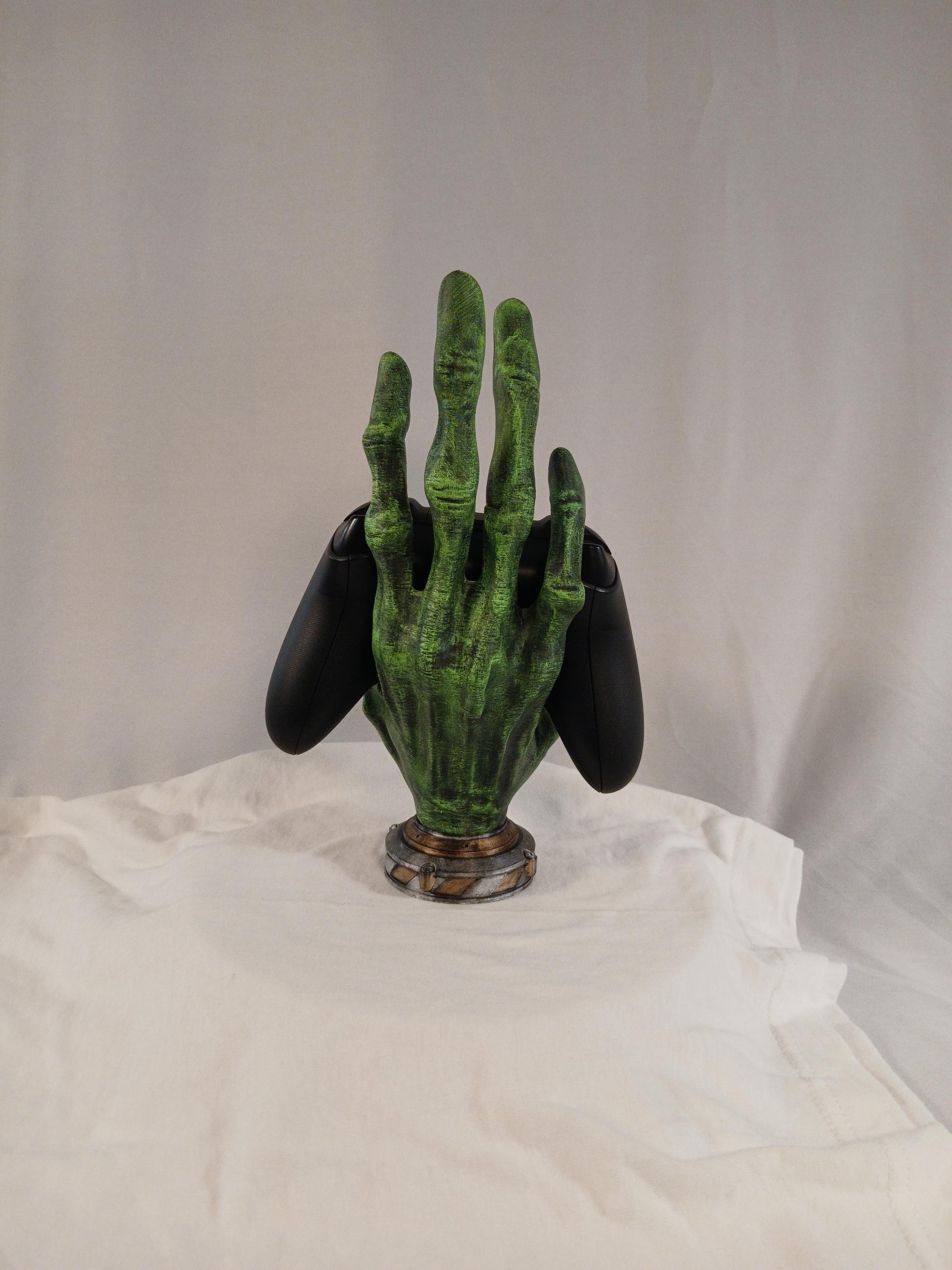 Alien Hand Controller Holder: 3D Printed Sci-Fi Gaming Stand
