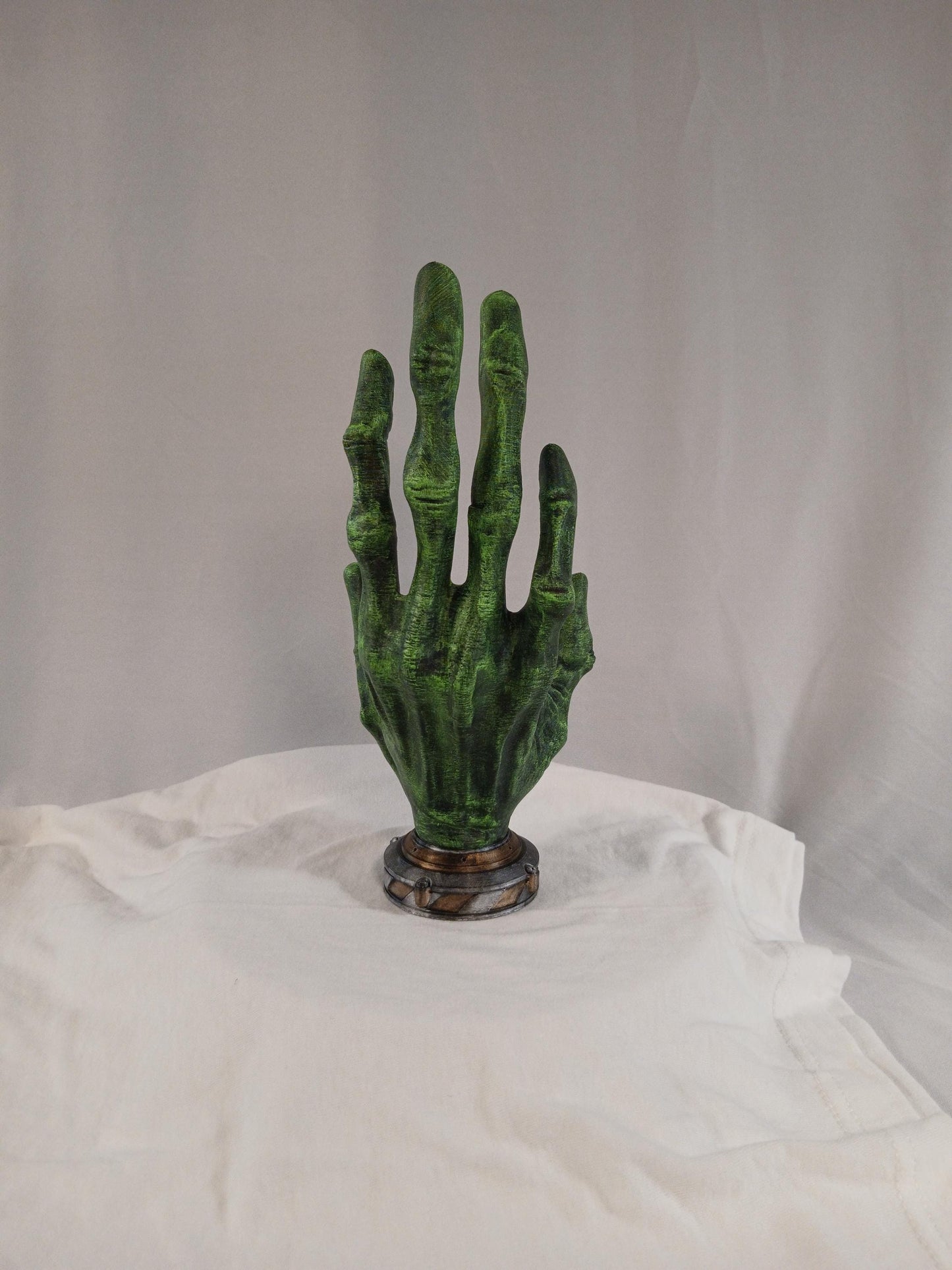 Alien Hand Controller Holder: 3D Printed Sci-Fi Gaming Stand