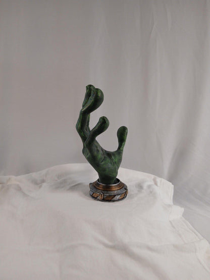 Futuristic Alien Hand Controller Holder for Gamers: 3D Printed Stand