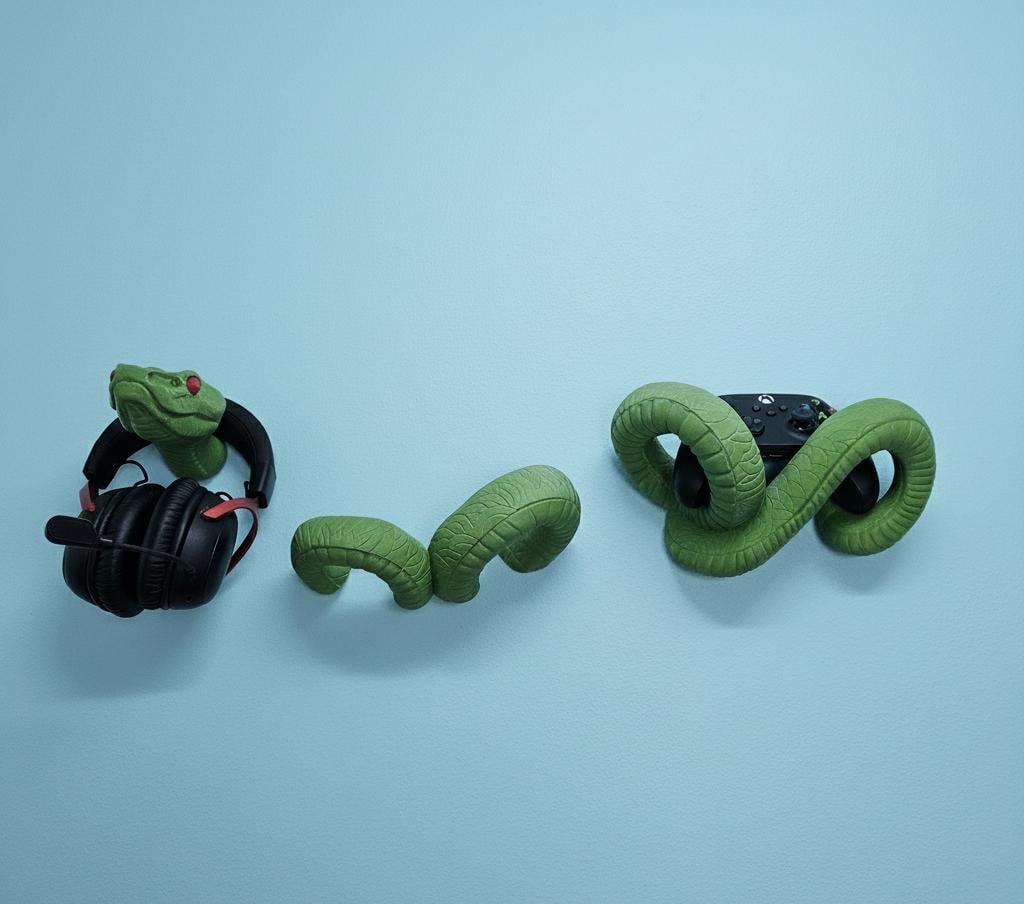 Silent Slither Anaconda Wall Controller & Headset Holder | Snake Gaming Wall Mount